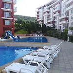 Noks First Line Seaview Appartamento