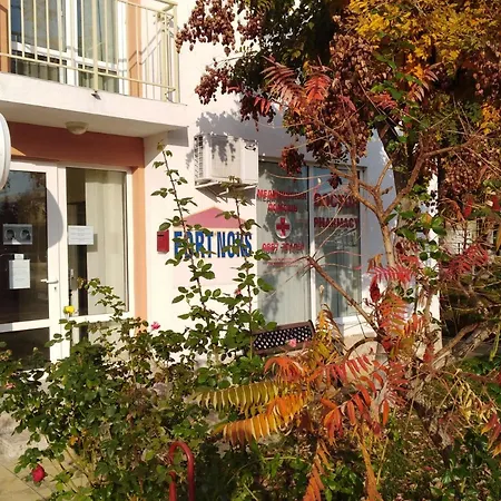 Noks First Line Seaview Apartamento *
