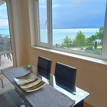 Noks First Line Seaview شقة سفيتي فلاس